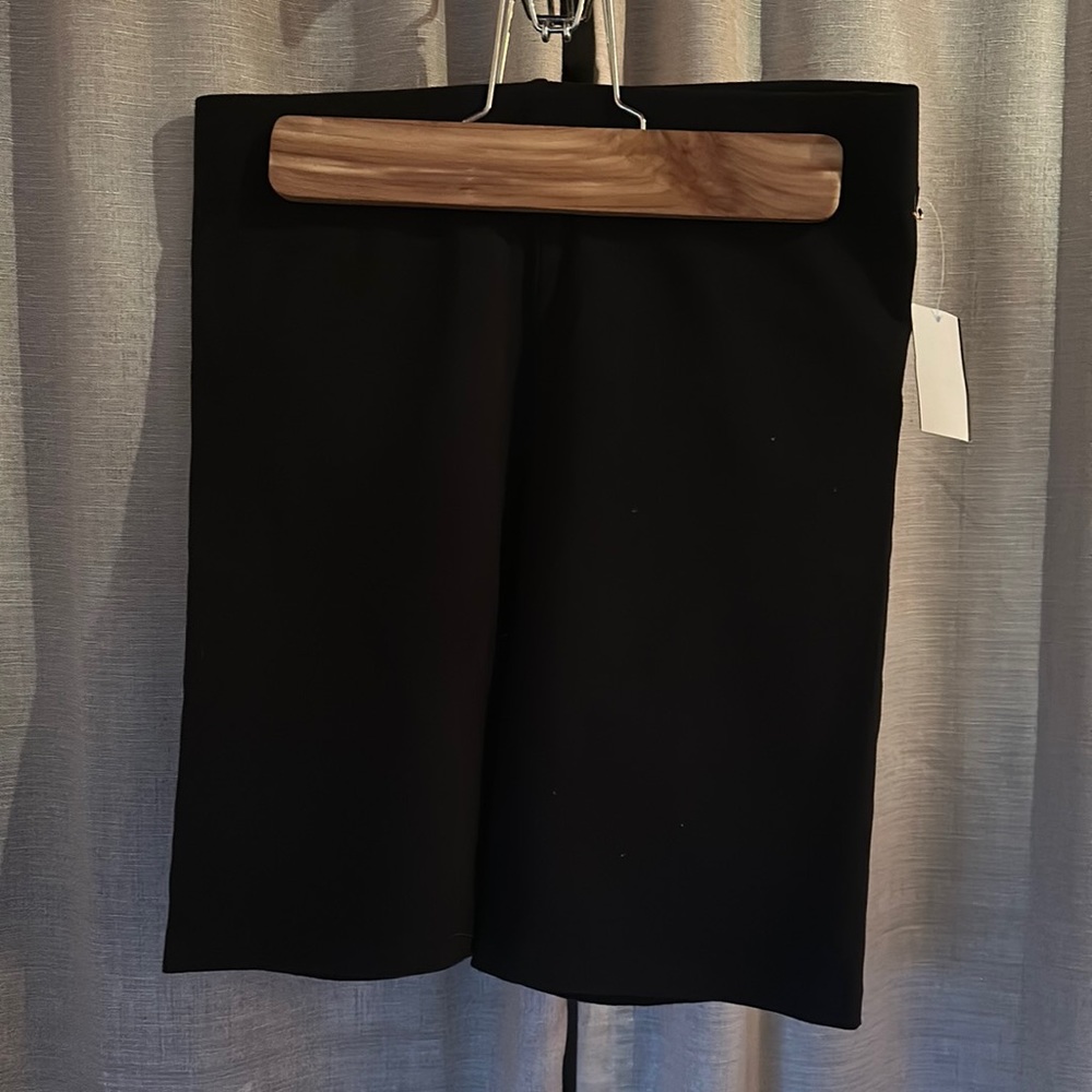 Good American biker shorts size 3